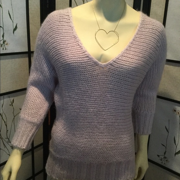 American Eagle Outfitters Sweaters - American Eagle Outfitters V Neck Sweater